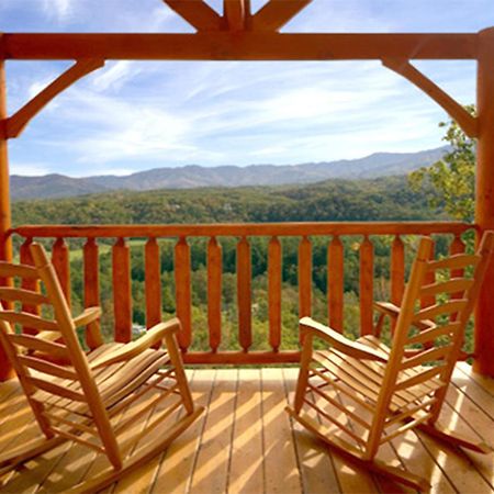 Above The Tree Tops Sevierville Exterior foto