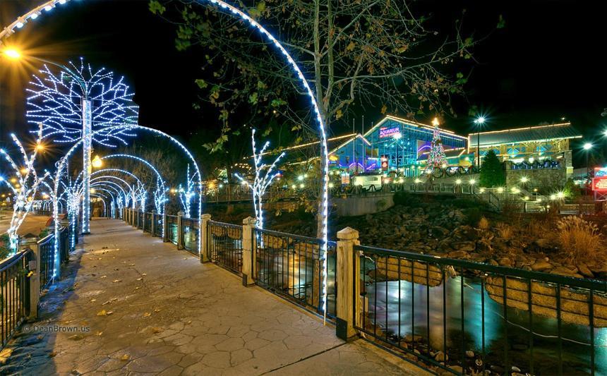 Above The Tree Tops Sevierville Exterior foto